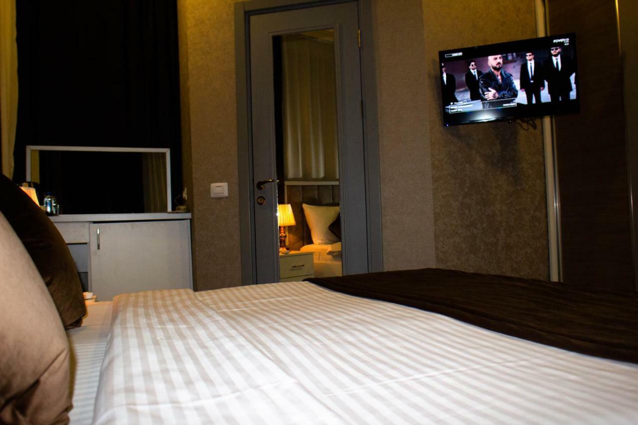 Sunday Hotel